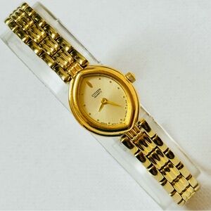 Vintage Citizen Small Face Thin Profile Women's Gold Bracelet Watch 3220-S38206